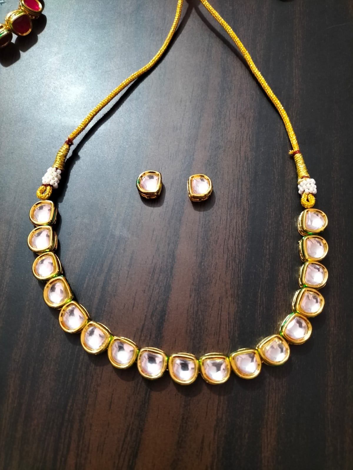 Single line kundan neckpiece - Main Image