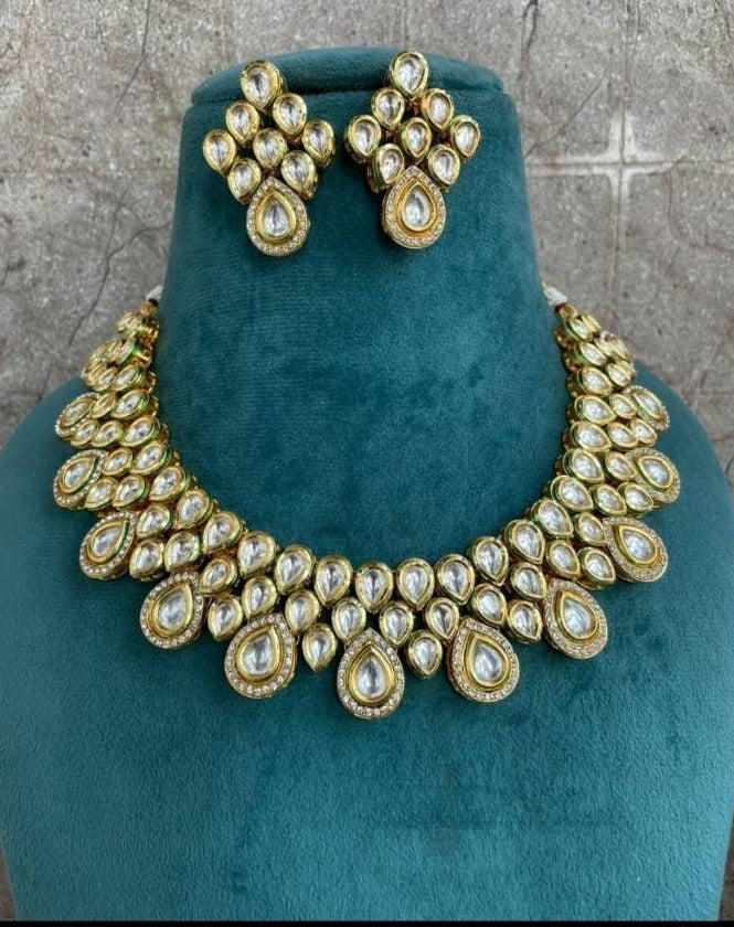 Kundan ad choker
