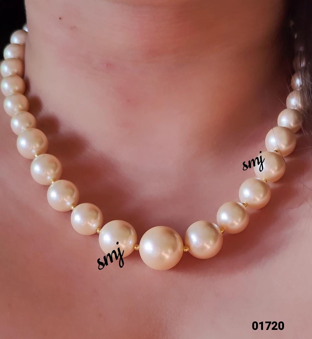 Single lone pearl mala