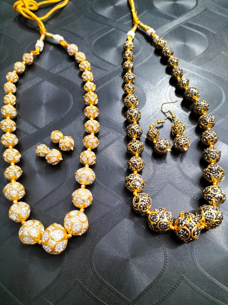 Golden entic mala