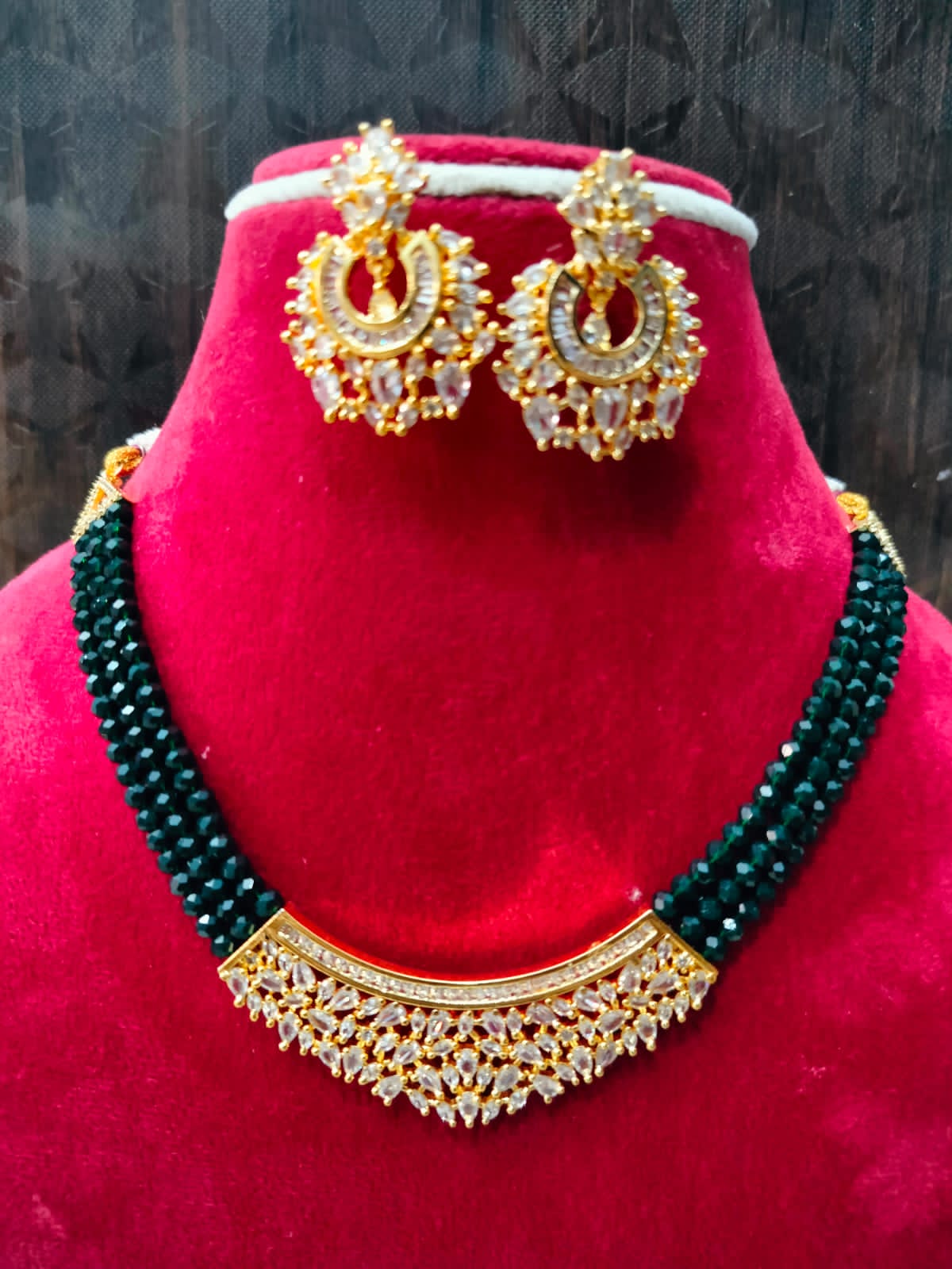 Crystal beads polki neckpiece