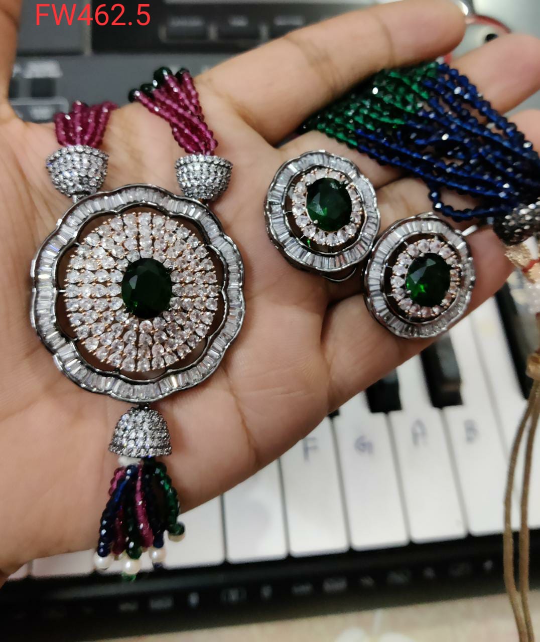 Victorian pandent set with Hydrobeads mala