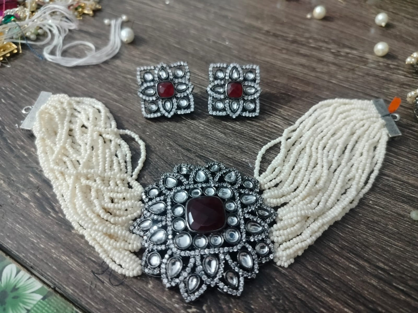 Pearl choker with victorian pandent