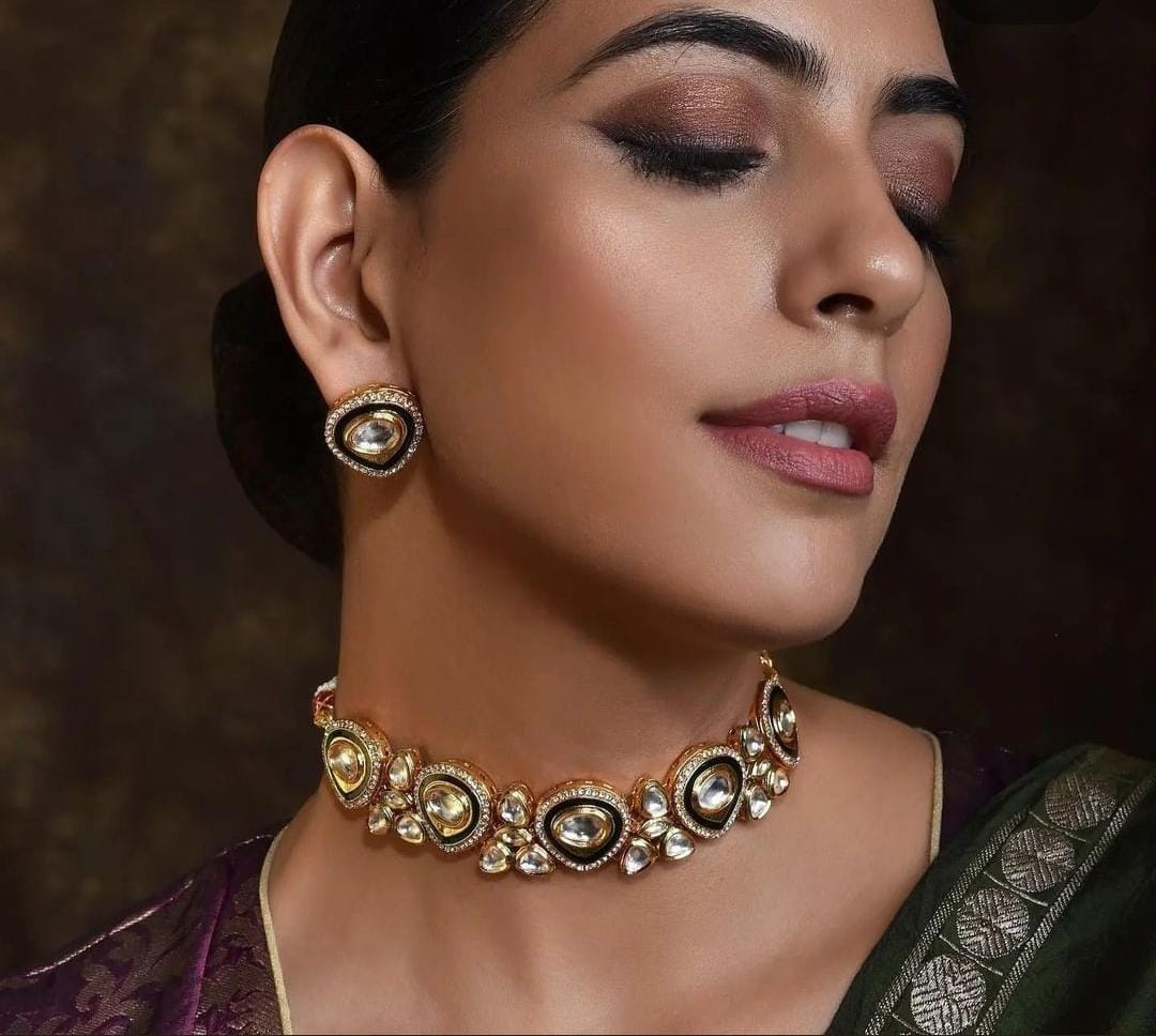 A Kundan meenakari choker neckpiece
