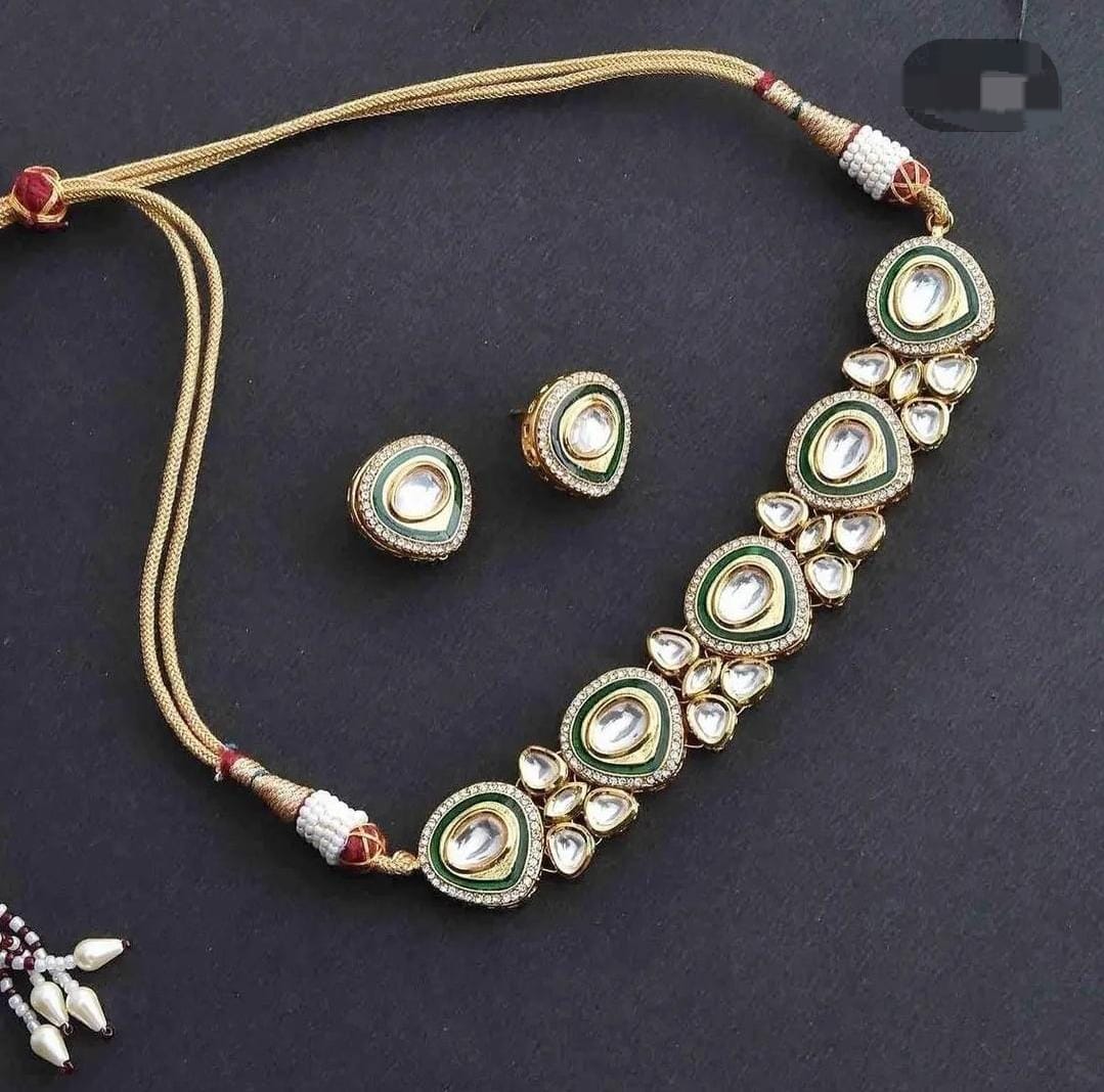 A Kundan meenakari choker neckpiece