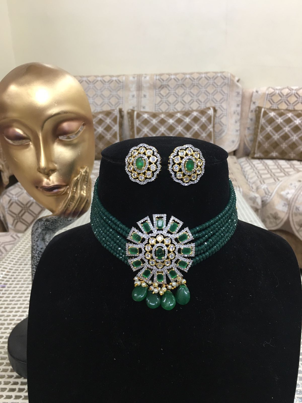Crystal AD choker
