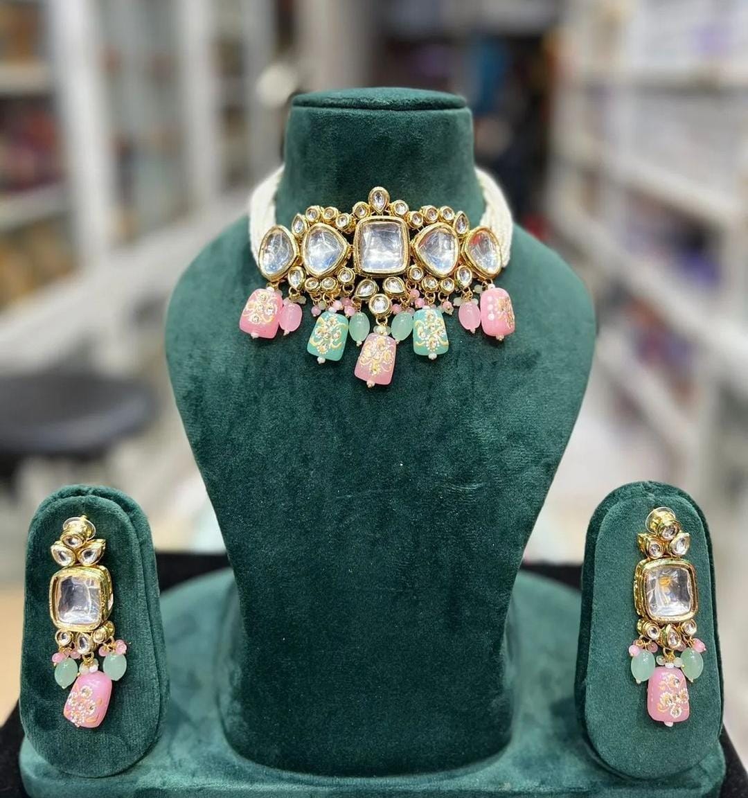 Kundan choker with tanjore beads