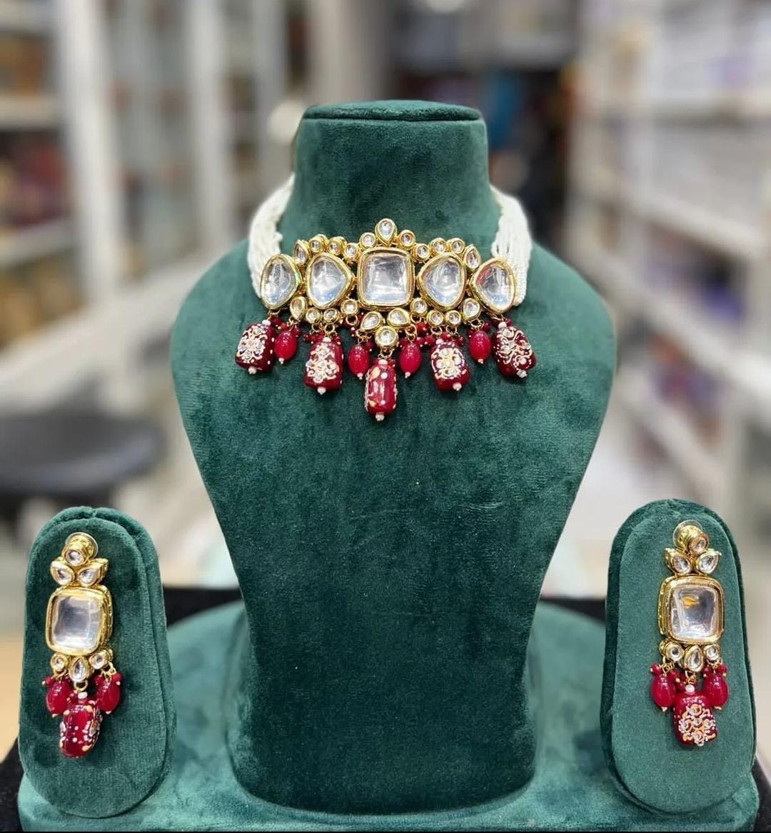Kundan choker with tanjore beads