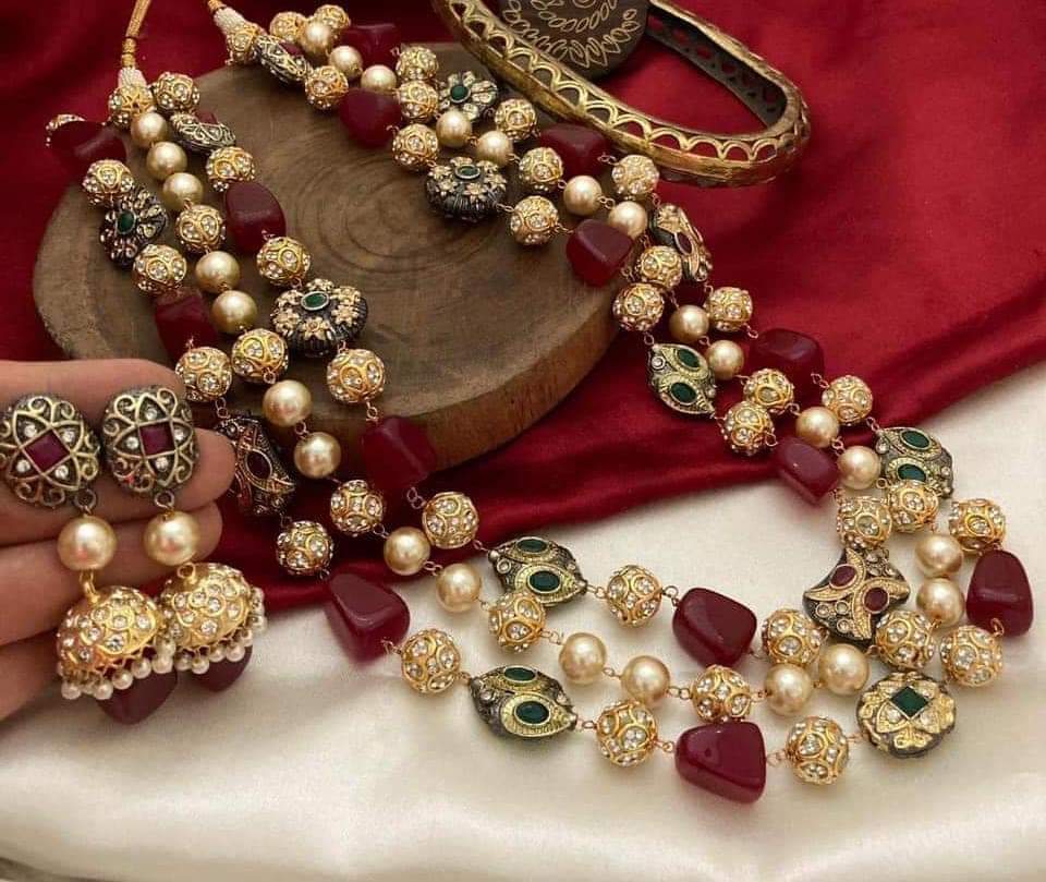 Golden entic mala