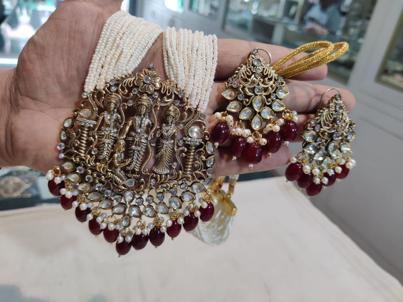 Pearl temple mala