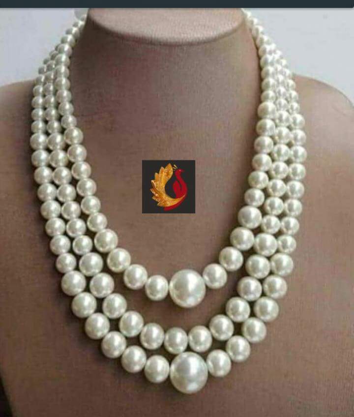 Three layerd shell pearl neckpiece