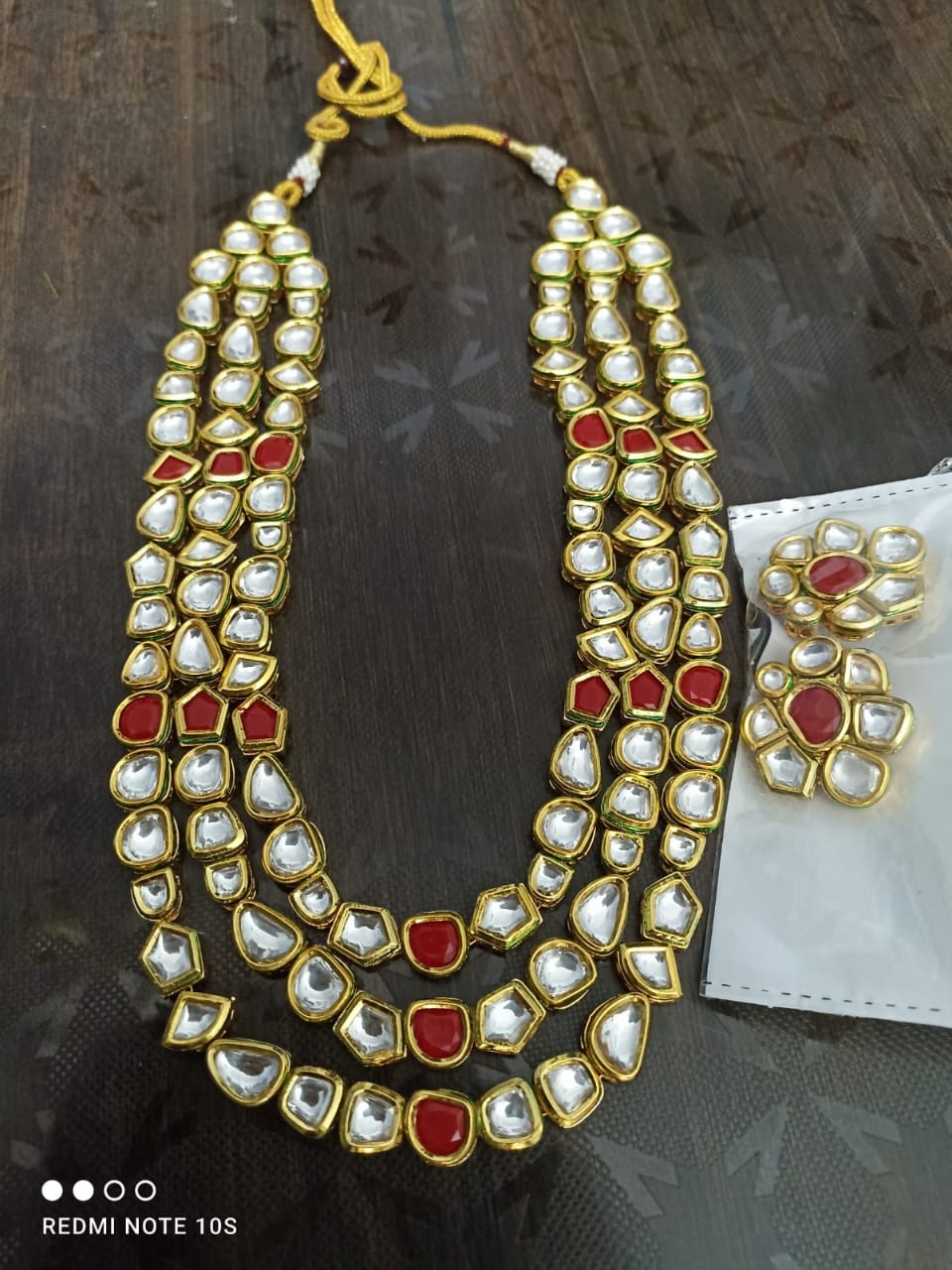 Three layer kundan neckpiece