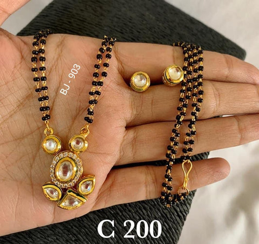 Kundan mangalsutra with round studs