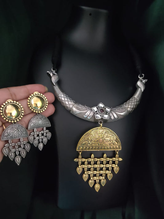 Rajwada Dual Tone Hasli neckpiece