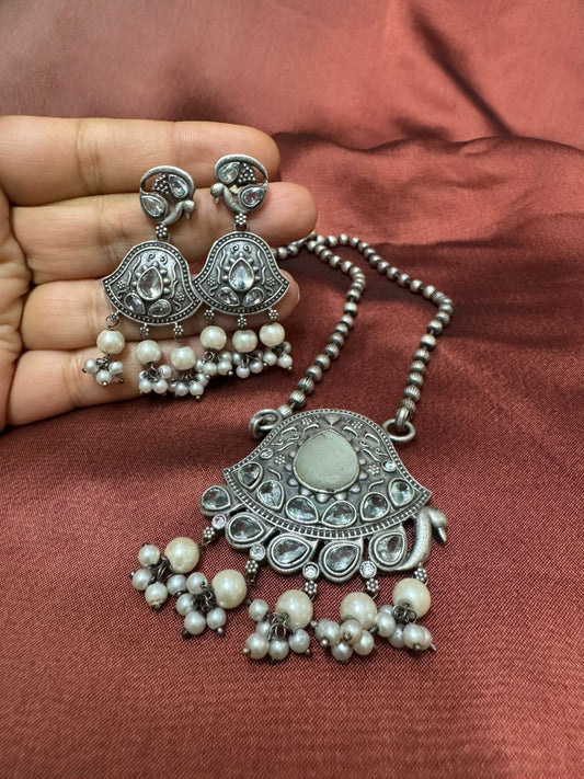 Dewdrop Radiance Chain Pandent Set