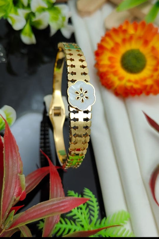 Flower Mop stone bracelet
