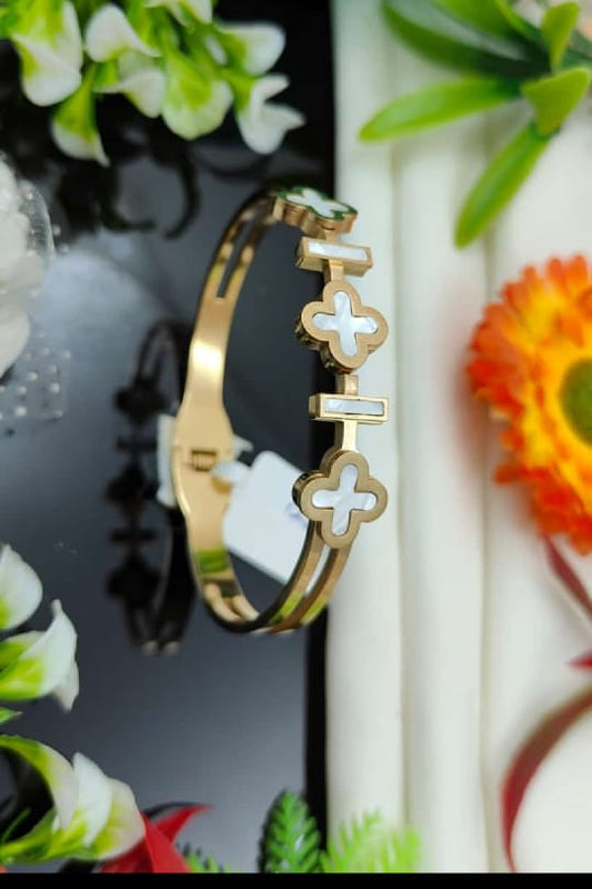 White  stone studded brasslet