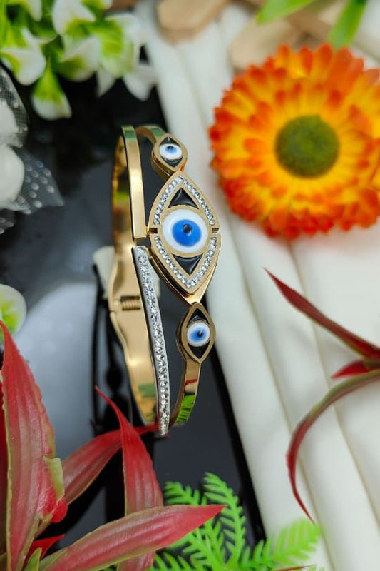 Classy evil eye bracelet