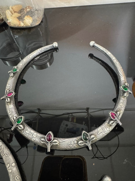 Bold Bloom Hasli neckpiece